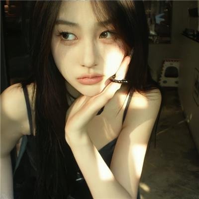 笼中女囚